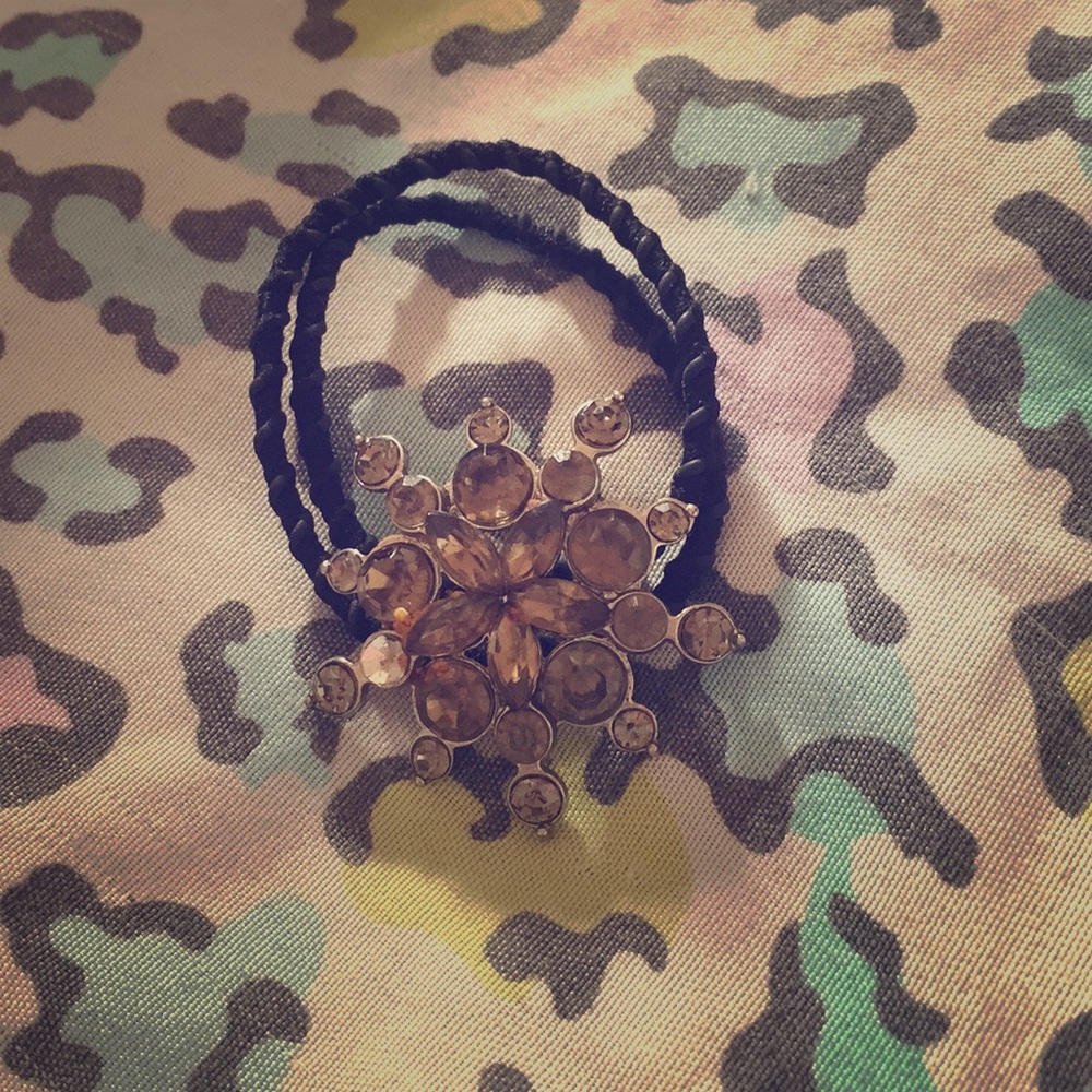 Snowflake hair tie